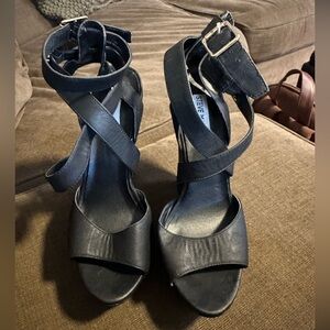 Steve Madden Black Strappy Platform Wedge Heels – Gold Buckle – Women’s 9.5